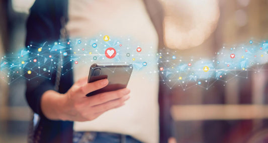 Are social media an opportunity or a threat for fashion brands?