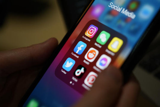 Social commerce, the impact of Social Networks on online shopping